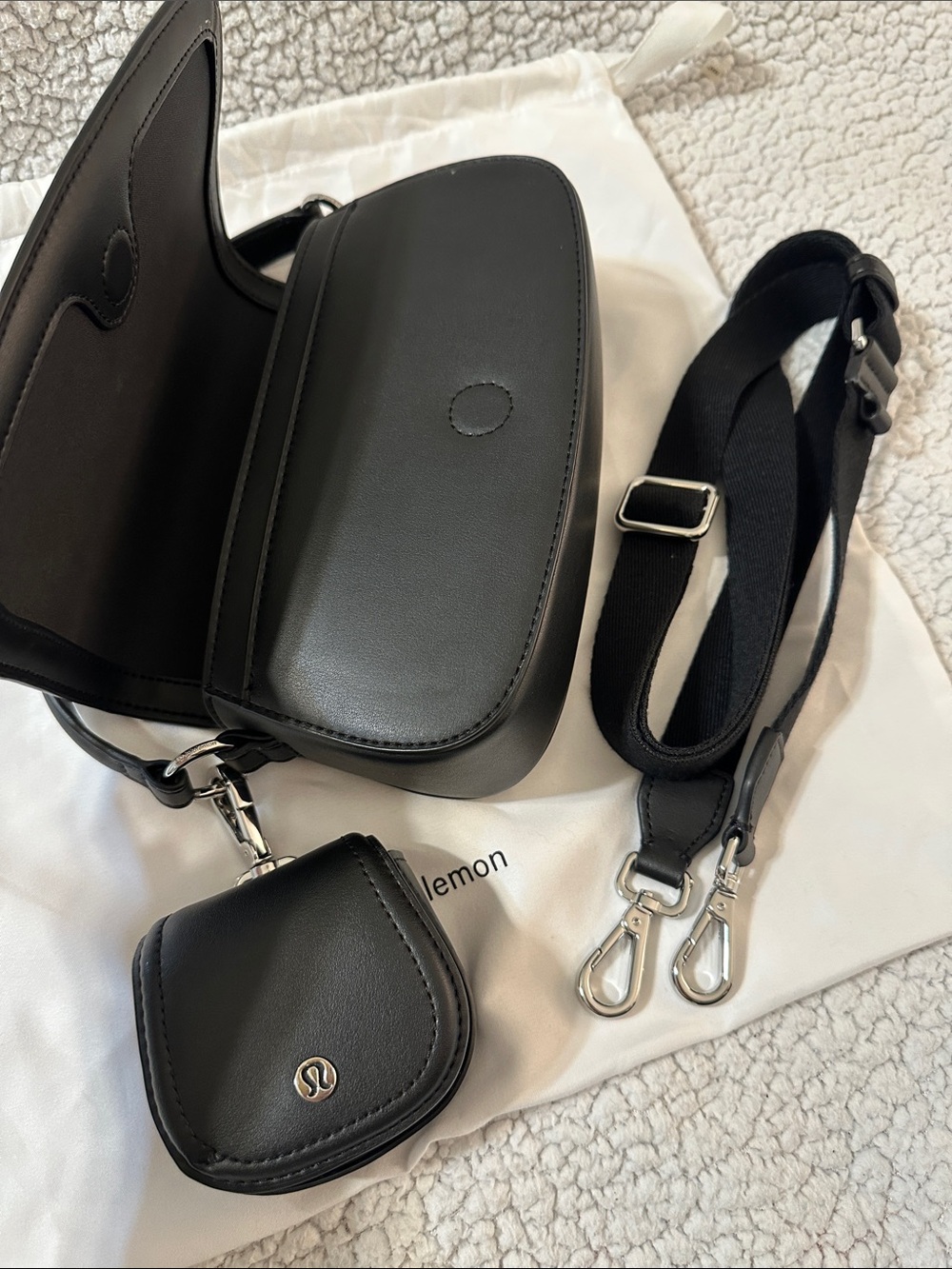 lululemon athletica Leather Alternative Mini Bag 1.2 L - Picture 7 of 12